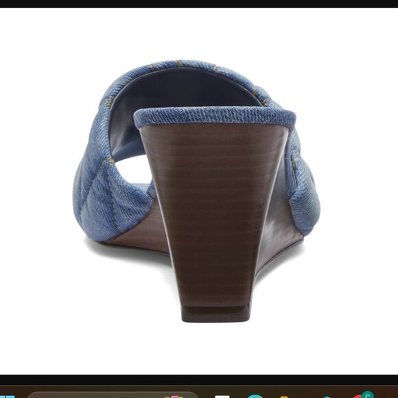 -PRE LOVED- COACH EMMA QUILTED DENIM WEDGE IN INDIGO DENIM SZ 9 - Picture 2 of 9